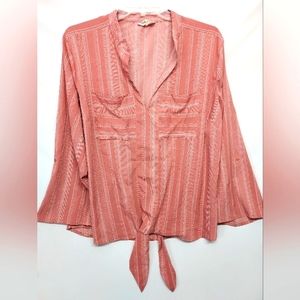 Cute ladies lightweight blouse size 3X